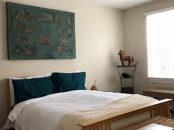 2nd bedroom with west view