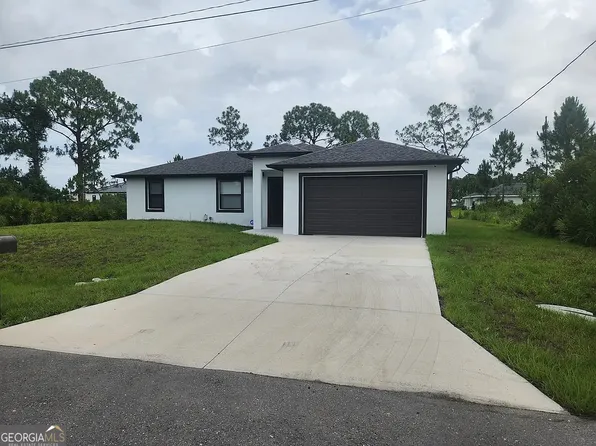 2906 37th St W, Lehigh Acres, FL 33971