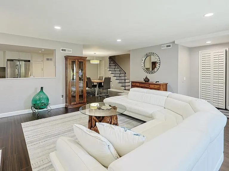 68 Montego Ct — Photo 4