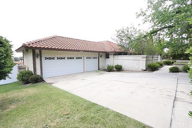 1st image of 10883 Beechwood Dr