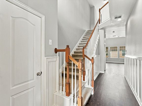 2nd image of 4018 Milan Dr