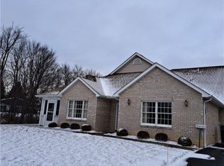 414 Stonecliff Ln, Butler, PA 16001