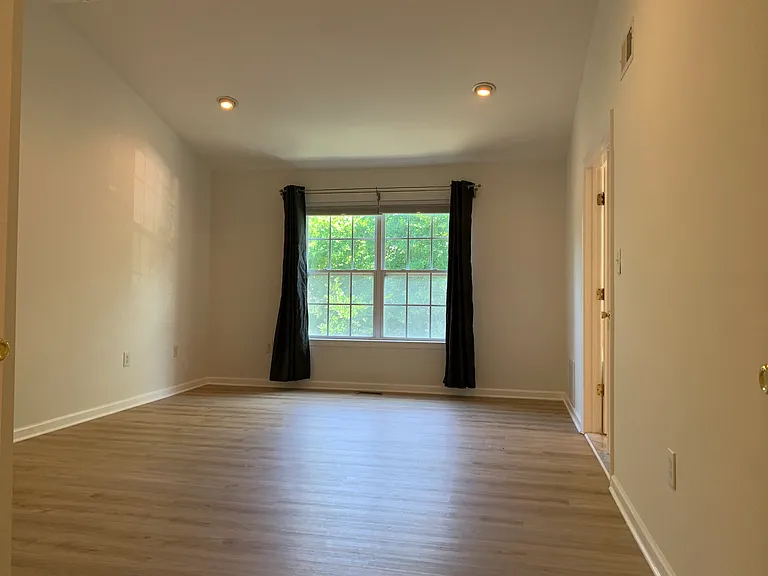 47 Hoover Ave — Photo 13