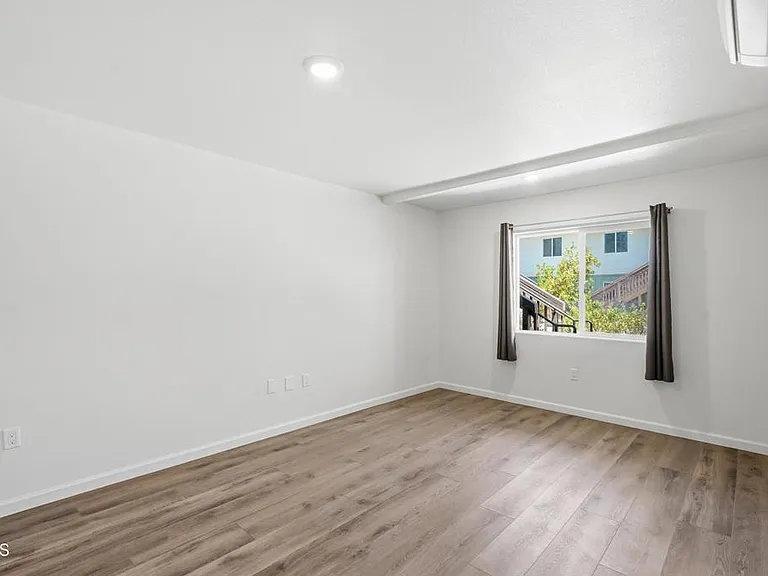 1009 E Jones St #330 — Photo 6
