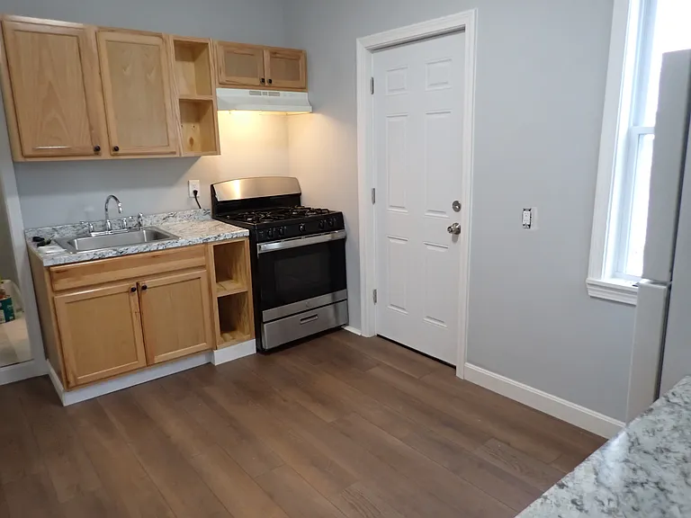 6 Oliver Rd #B — Photo 6