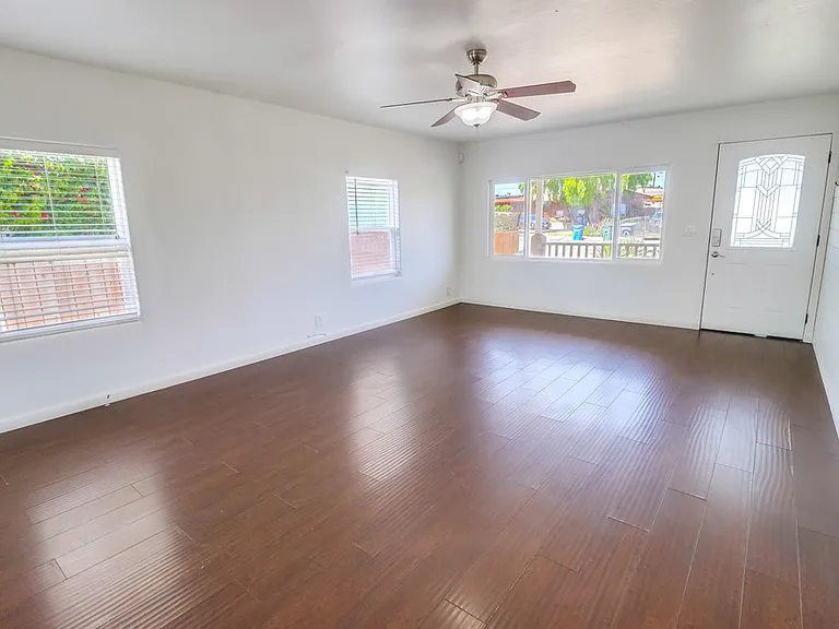 843 Georgia St — Photo 20