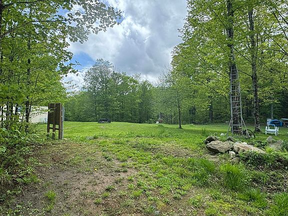 3rd image of 712 Stimpson Hill Road