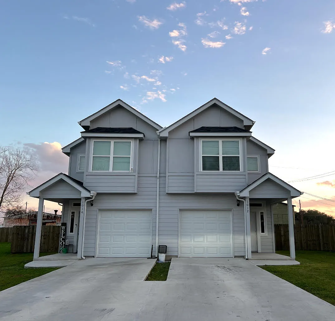 3 bed, 2.5 bath, 1658 sqft, $1,660 — Photo 1