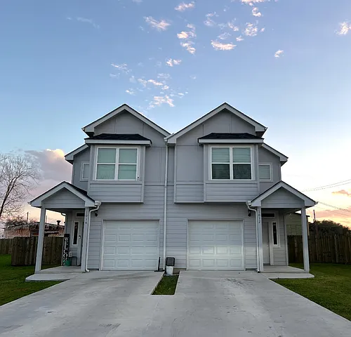 1014 E Fannin St Photo 1