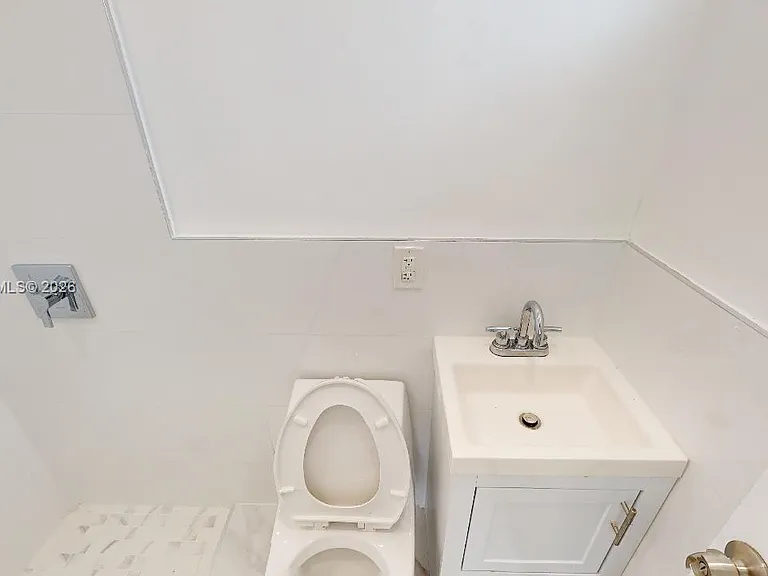 2392 NW 9th St #2392 — Photo 14