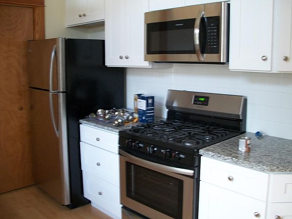 5th image of 3115 W Diversey Ave #1E