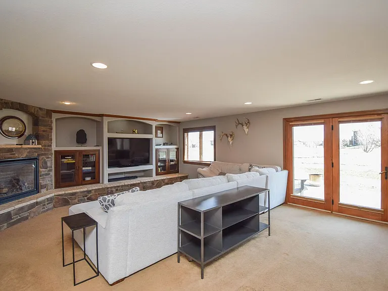 2204 S Silverthorne Ave — Photo 42