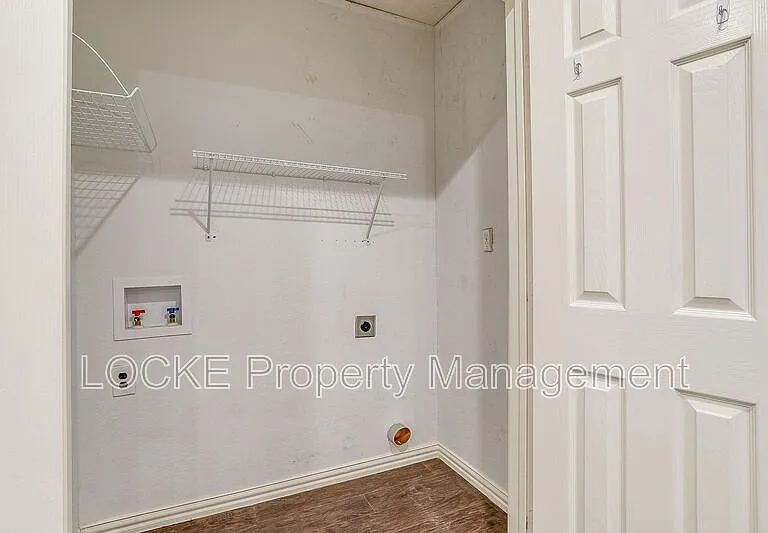3024 8th Ave — Photo 18