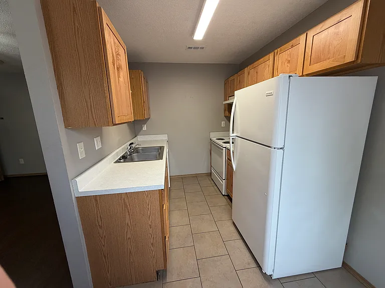 823 N Storer Ave — Photo 5