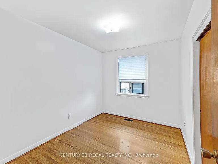 79 Combermere Dr — Photo 16