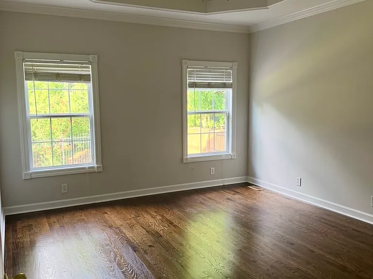 2256 Westwood Dr — Photo 12