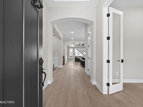 5th image of 132 Oppenheimer Way