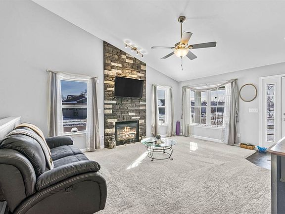 3rd image of 1300 Hancock St