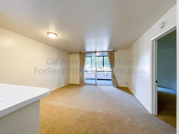 250 Whitmore St APT 211, Oakland, CA 94611