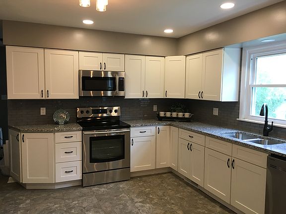 4th image of 1651 Morgan St