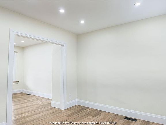 5th image of 116 Elm Ave