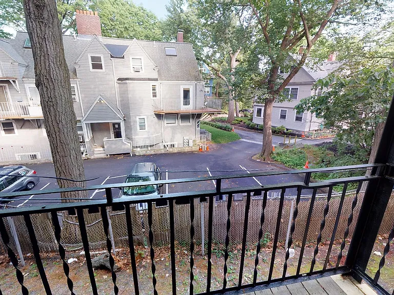 123 Sutherland Rd #14 — Photo 8