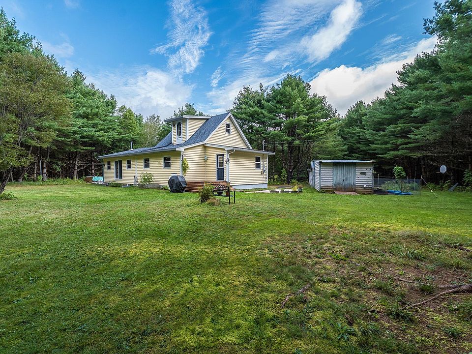 1st image of 2699 Cornwall Rd