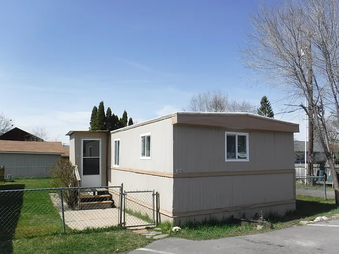 2026 S 6th St W