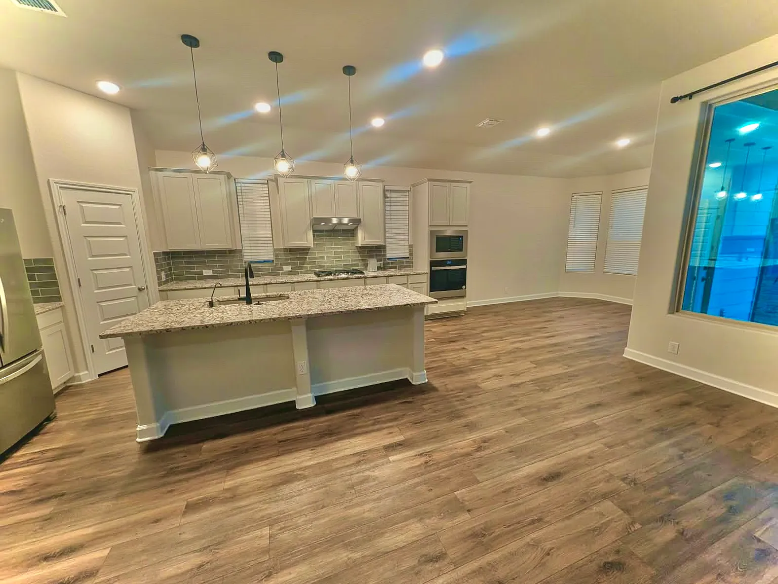 3 bed, 2.5 bath, 2155 sqft, $2,625 — Photo 3