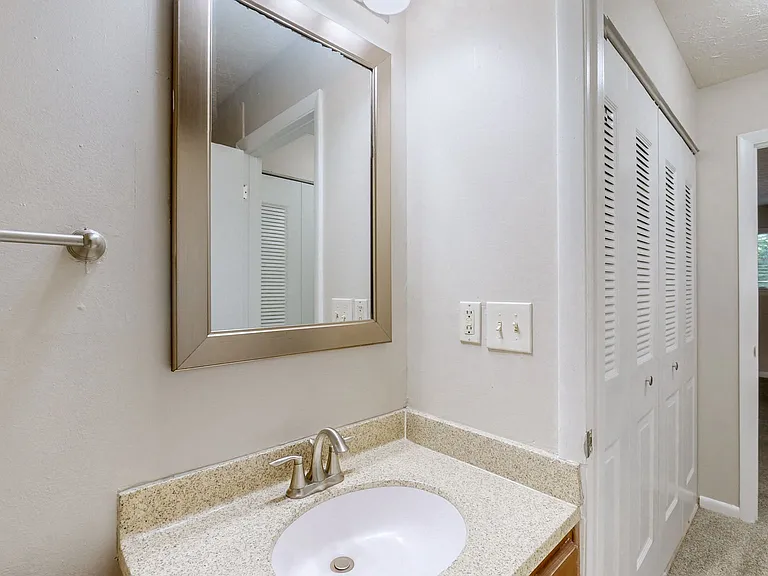 St. Francis Apartments — Photo 24