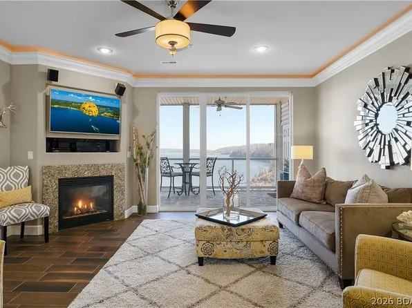 100 Trinity Pointe Dr #2M, Camdenton, MO 65020