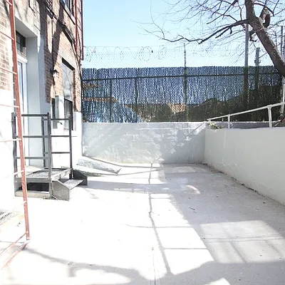 Rented by Nooklyn NYC LLC | media 36