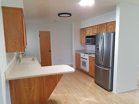 Kitchen & Pantry