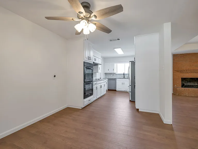 2127 Tanglewood Dr #D — Photo 6