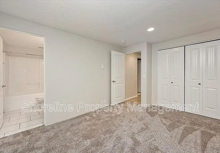 2085 W Brittany Ln #101 — Photo 32