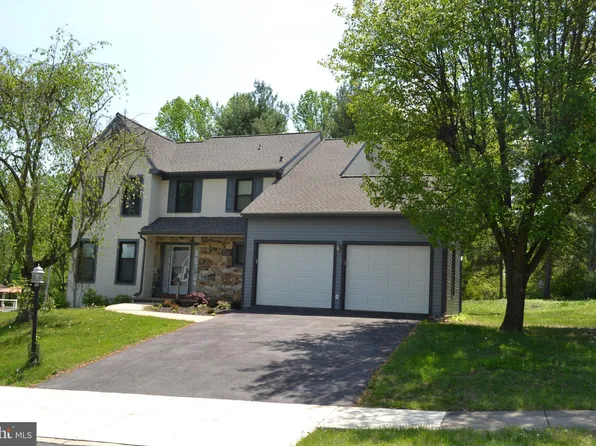 200 County Claire Ln, Aston, PA 19014