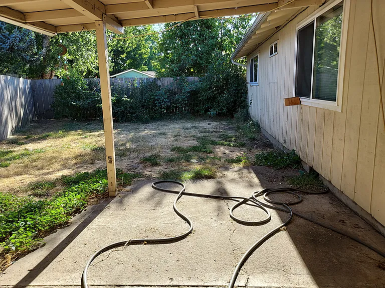 2145 Primrose St — Photo 21
