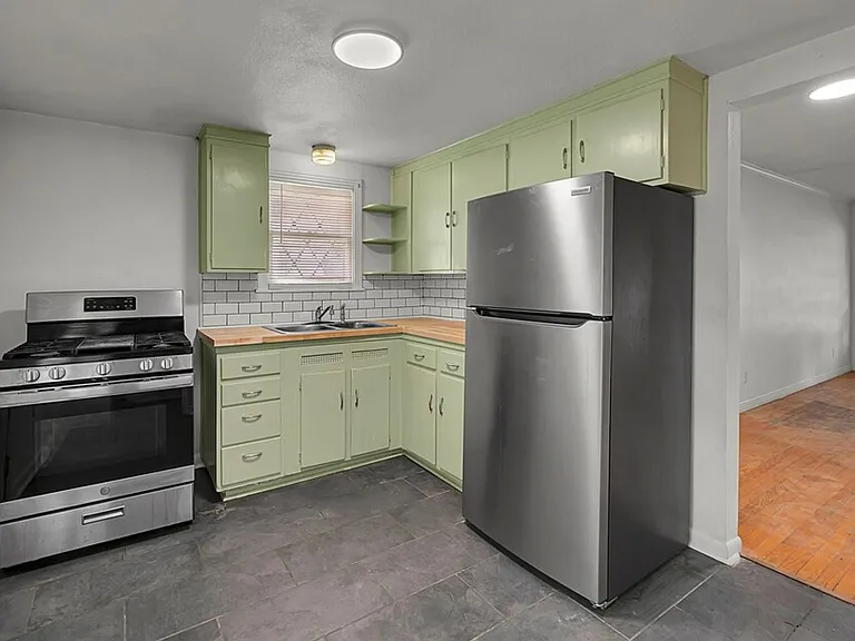 3701 Parkwood St — Photo 8
