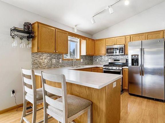3rd image of 25671 Forest Blvd