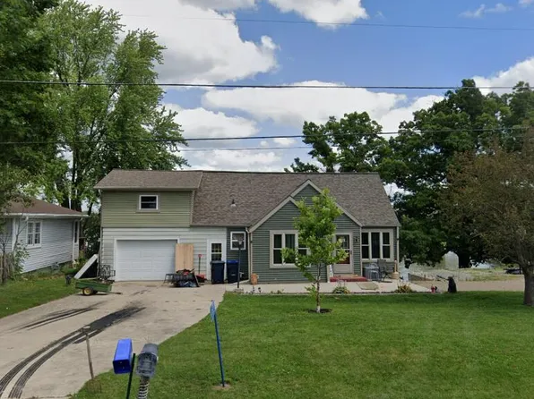 N7082 Airport ROAD, Beaver Dam, WI 53916