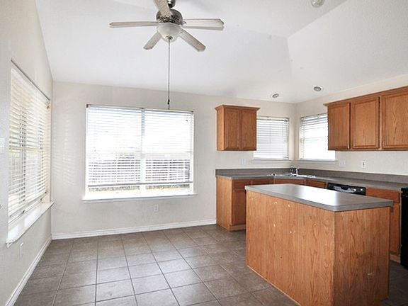5th image of 656 Rosario Ln