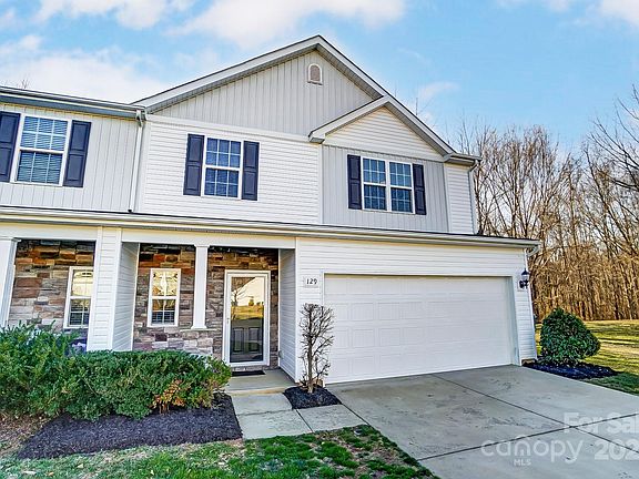 4th image of 129 Woodbridge Cir
