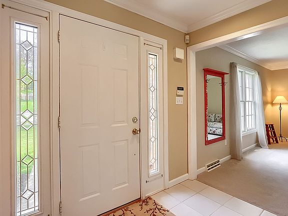 3rd image of 255 Saint Leonards Ln