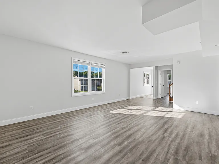 111 Laurel Ct #3 — Photo 7