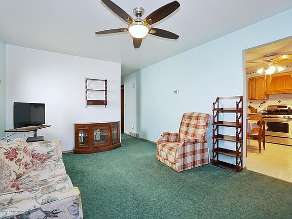 5th image of 205 Willard Ave