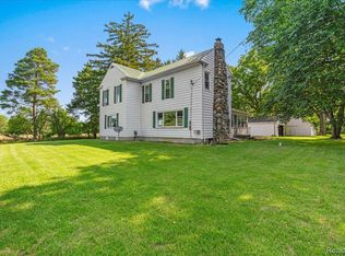 15383 Wood Rd, Lansing, MI 48906