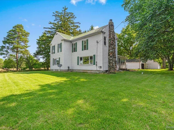 15383 Wood Rd, Lansing, MI 48906