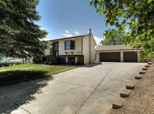 1516 Shannon Ct, Rapid City, SD 57703