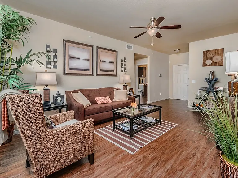 Westpoint at Scenic Vista Apartments — Photo 20