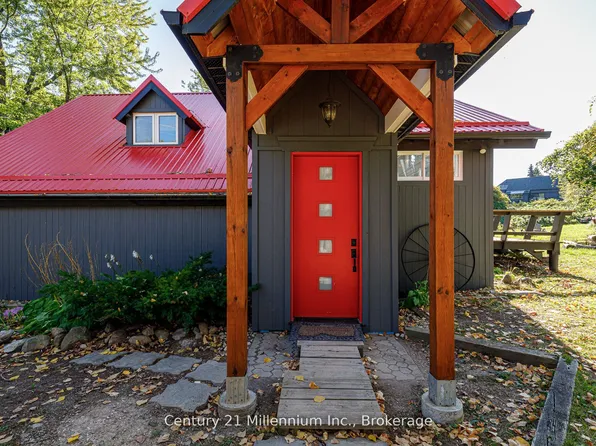 178 Sleepy Hollow Rd, The Blue Mountains, ON L9Y 0S8